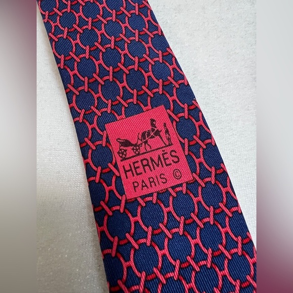Authentic Hermes Geometric Silk Tie - Picture 3 of 12